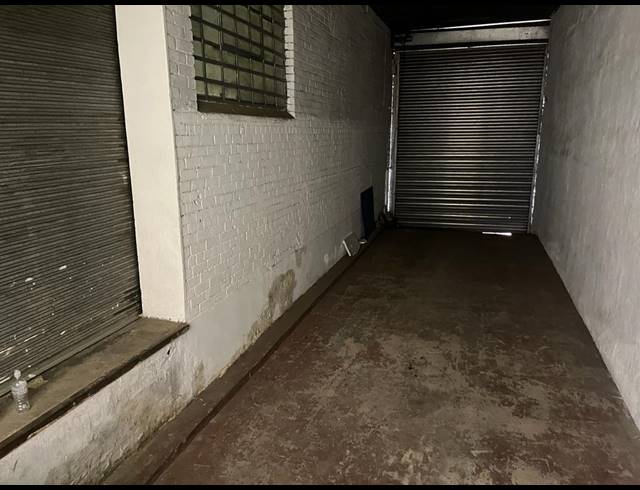 2,000M² WAREHOUSE FOR SALE IN TROYEVILLE